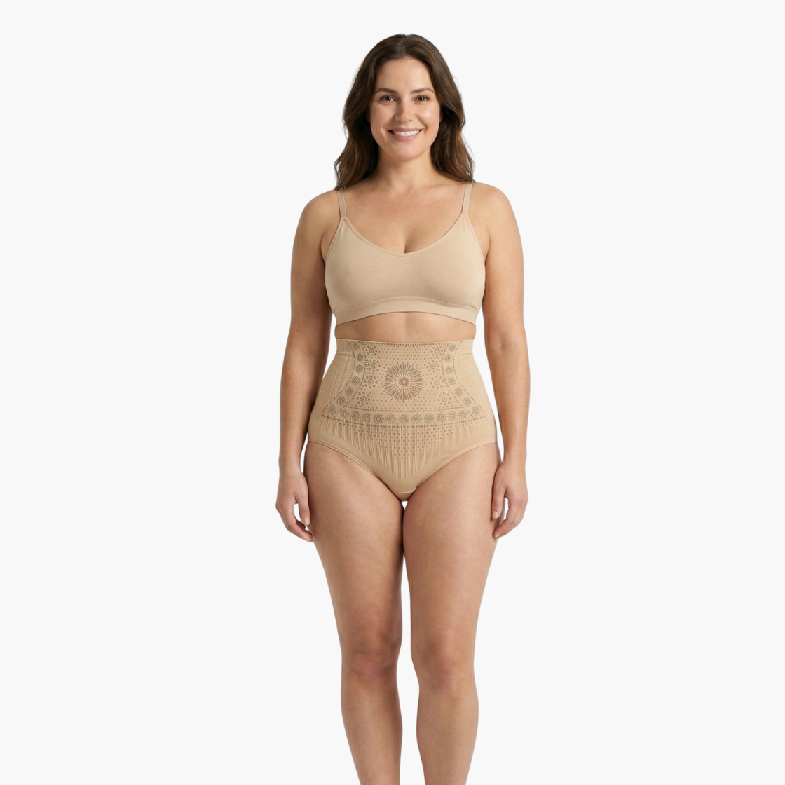 Femme portant culotte sculptante taille haute Nuvia effet ventre plat immédiat 