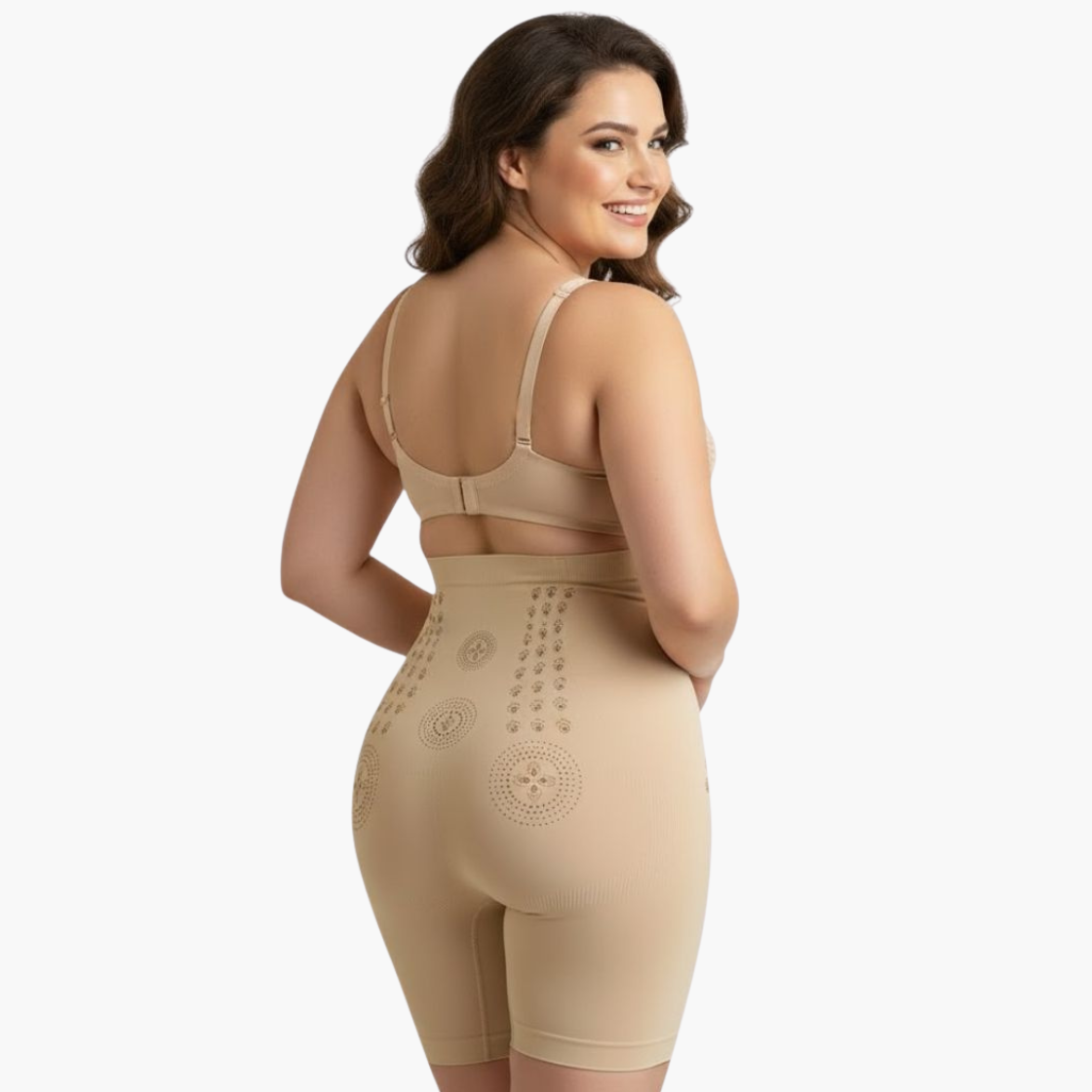 Femme portant culotte sculptante taille haute Freebala effet ventre plat immédiat et invisible sous les vêtements